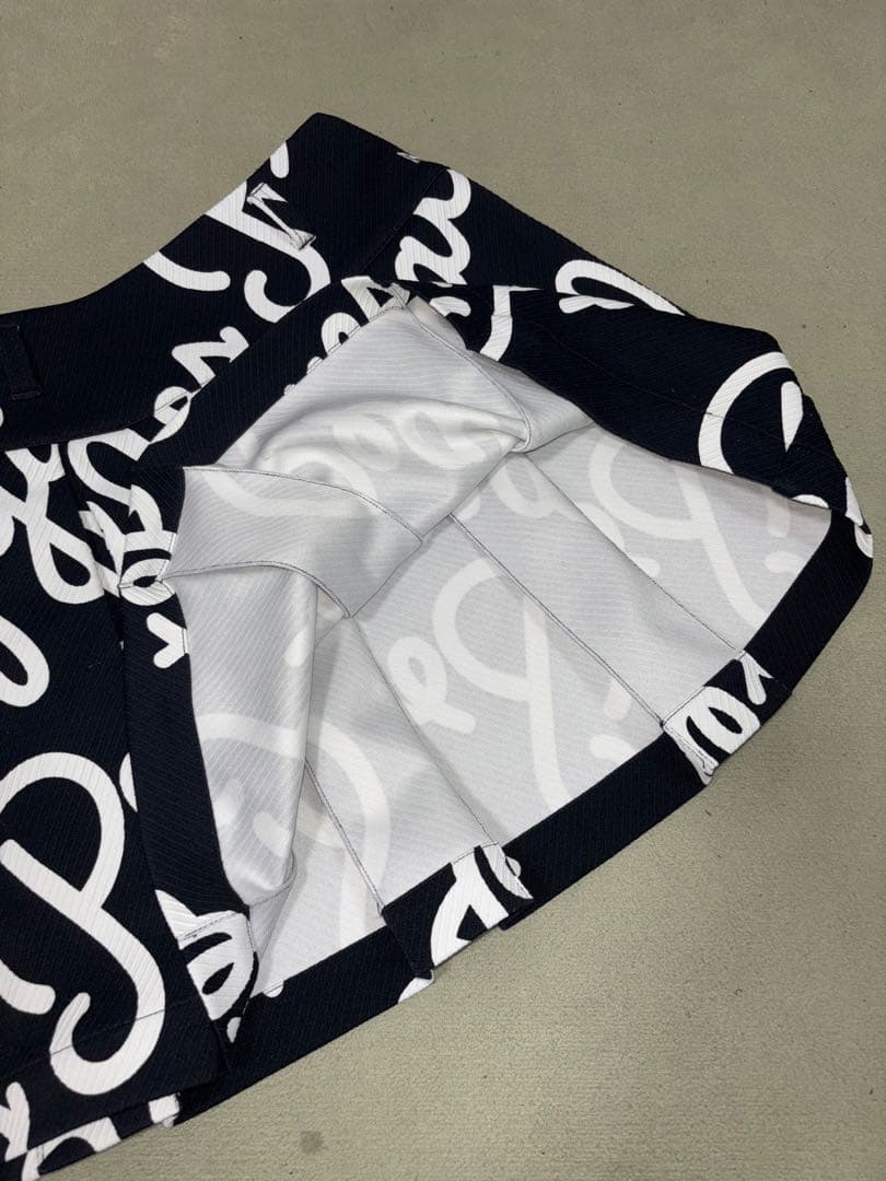 （超美品）パーリーゲイツ 、筆記体ロゴグラフィック柄シリーズ、サイズ0
