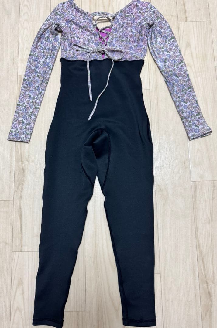 超美品　ecobitch エコビッチ　swellflowers 　サーフスーツ