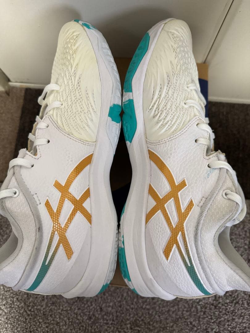 asicsアシックス　アンプレアルスlow 28センチ
