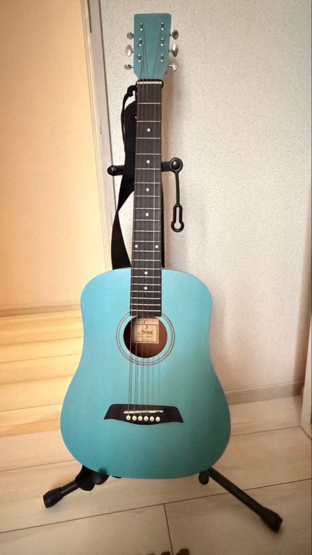 【中古】ミニギター　水色　アコースティックギター