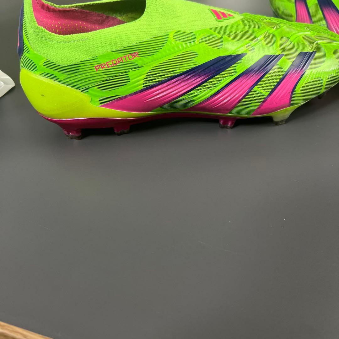 adidas Predator サッカーシューズ スパイク グリーン/ピンク