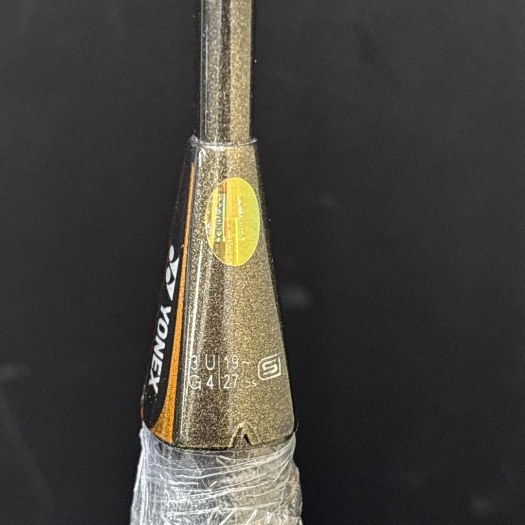 YONEX　ARCSABER　8DX　バトミントンラケット　ガット無し
