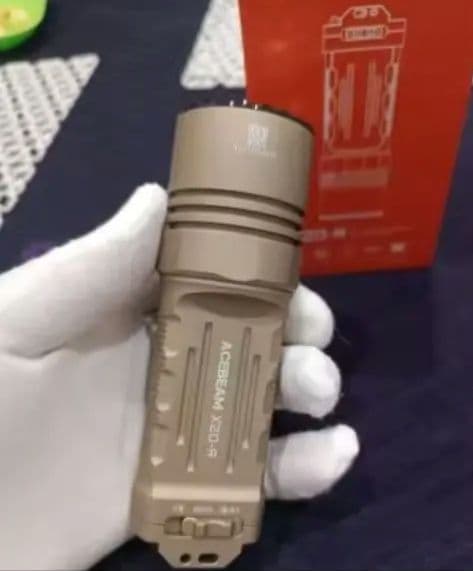 ACEBEAM X20-R デザートタン CREE XP-LR 9000L