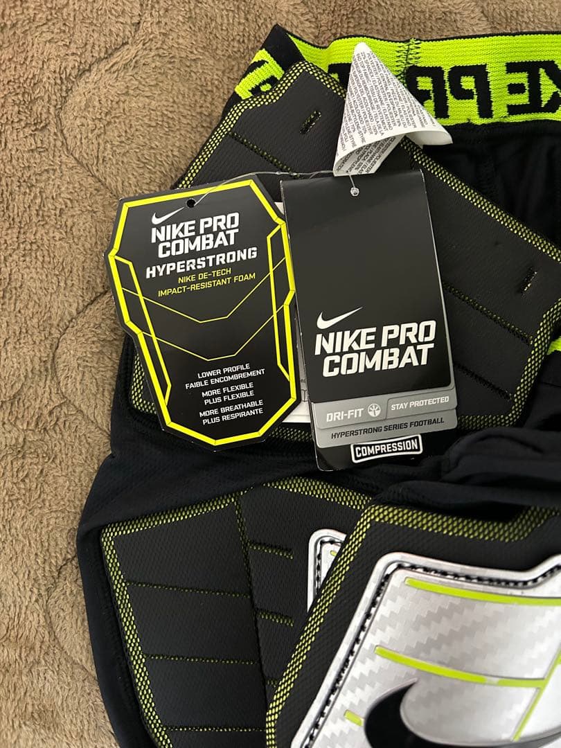 【限定値下げ！】Nike Pro Combat Hyperstrong パンツ