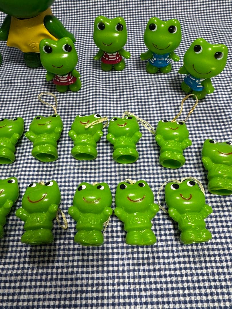 ケロちゃん、コロちゃんのフィギュアセット コルゲンコーワ