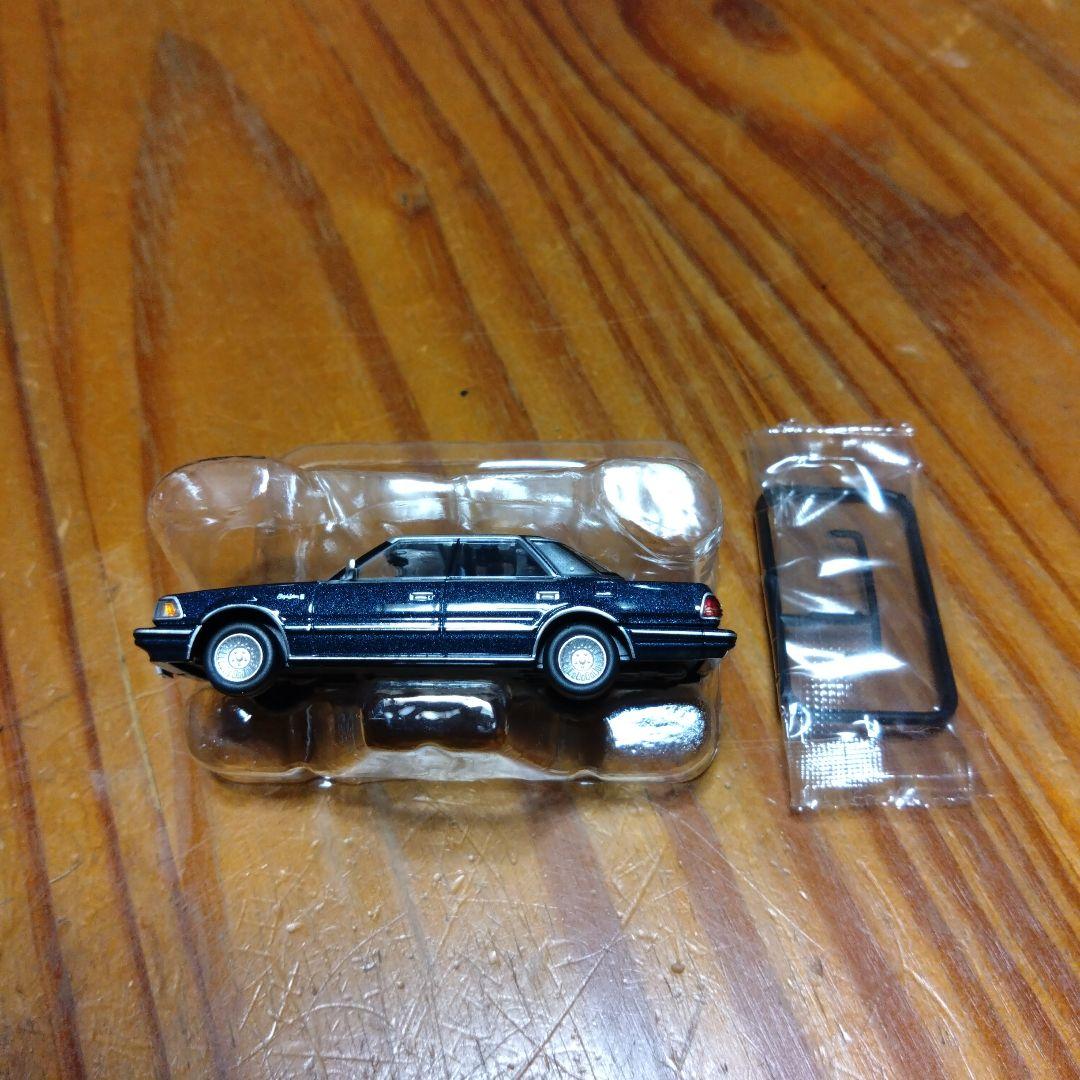 トヨタクラウンハードトップ 1/64 TOMICA LV-N199b