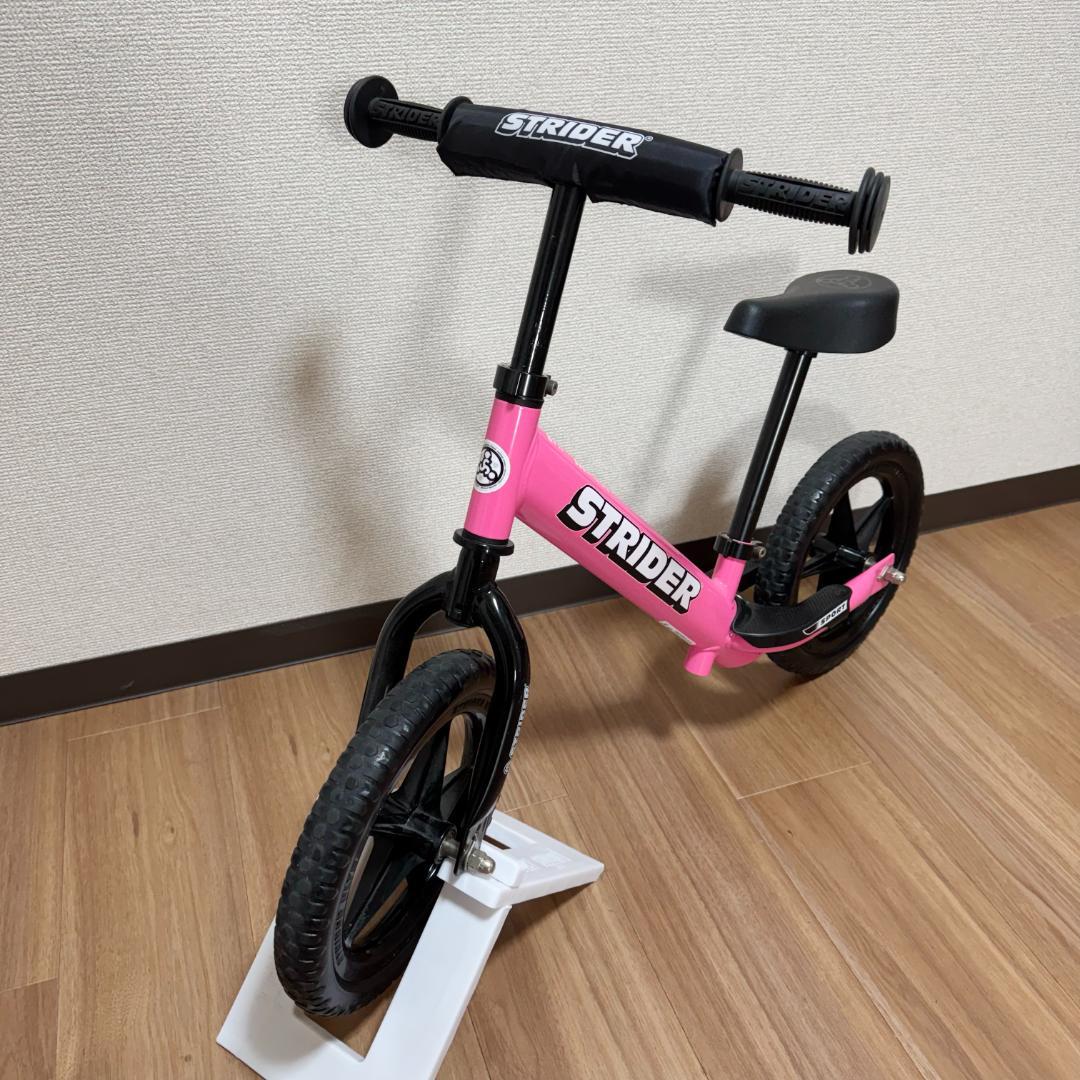 使用2回 ストライダー スポーツ 12インチ ピンク スタンド付 STRIDER