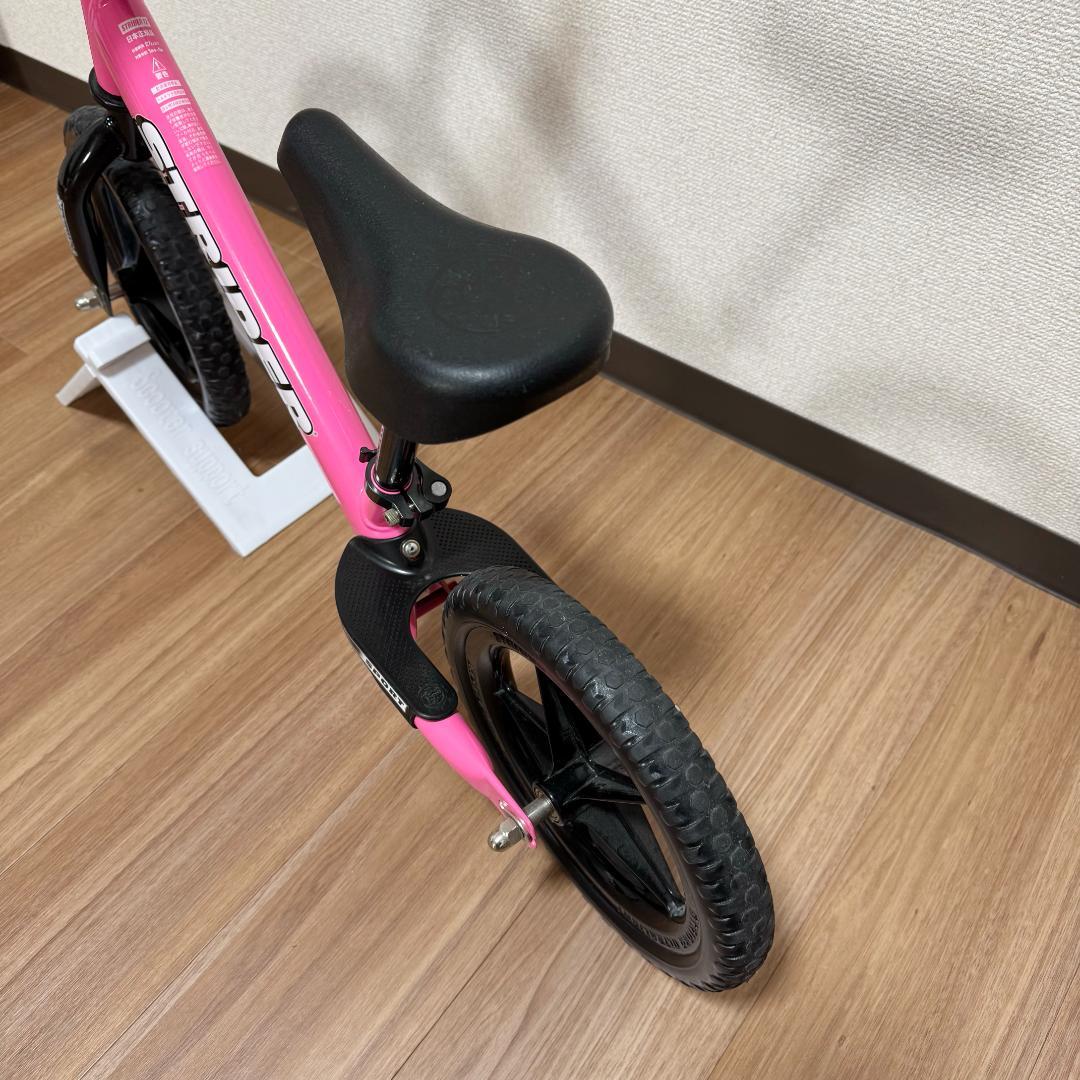 使用2回 ストライダー スポーツ 12インチ ピンク スタンド付 STRIDER