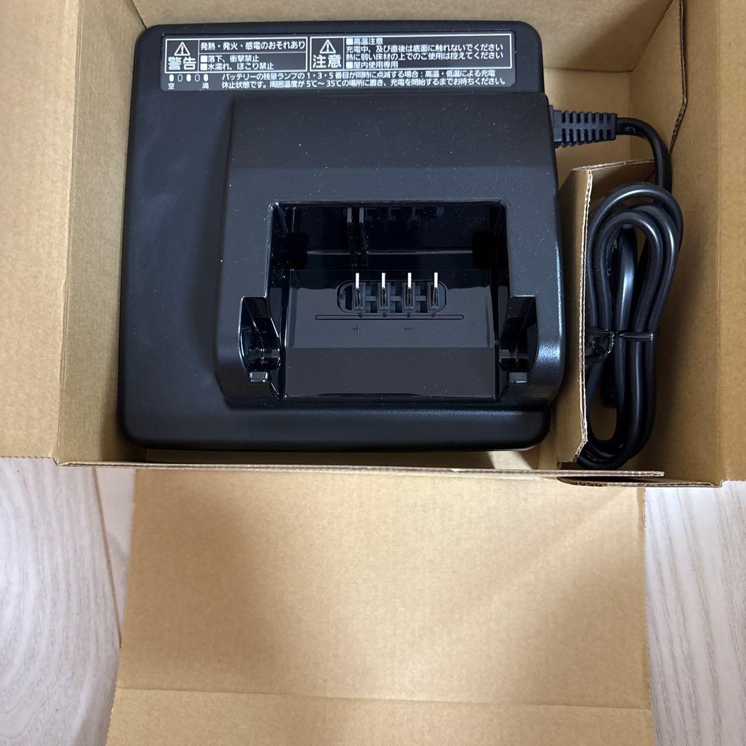 Panasonic NKJ075Z 充電器