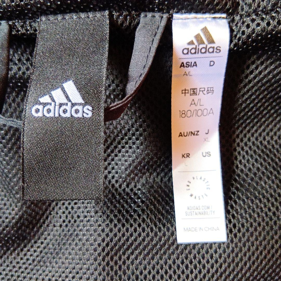 【adidas アディダスウィンドブレーカーです】 【男らしく渋く決めましょう】