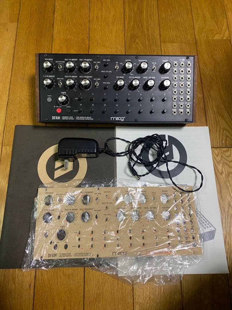 Moog DFAM セミモジュラーシンセサイザー