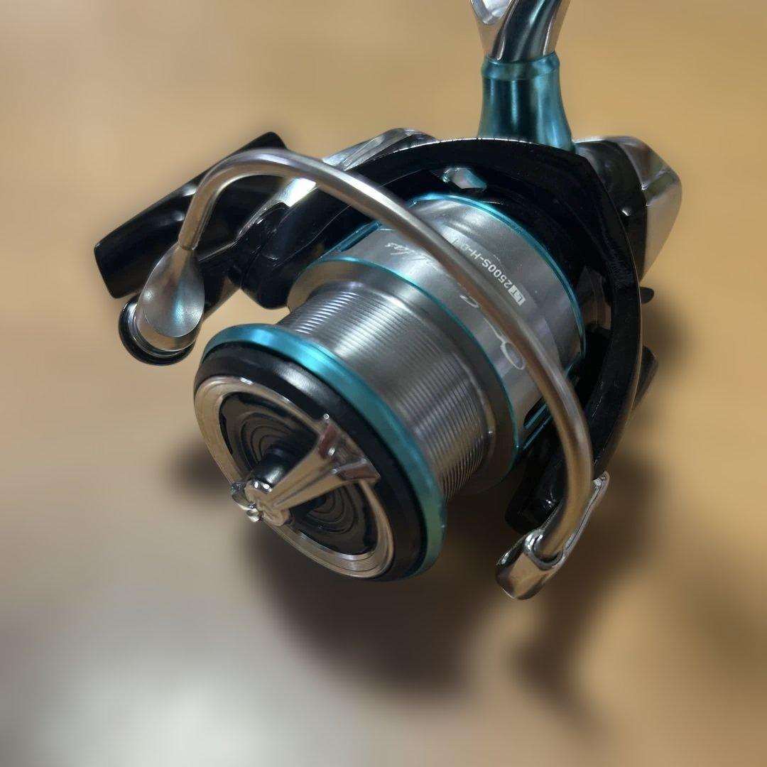 Daiwa 19 Emeraldas 2500S-H-DH スピニングリール