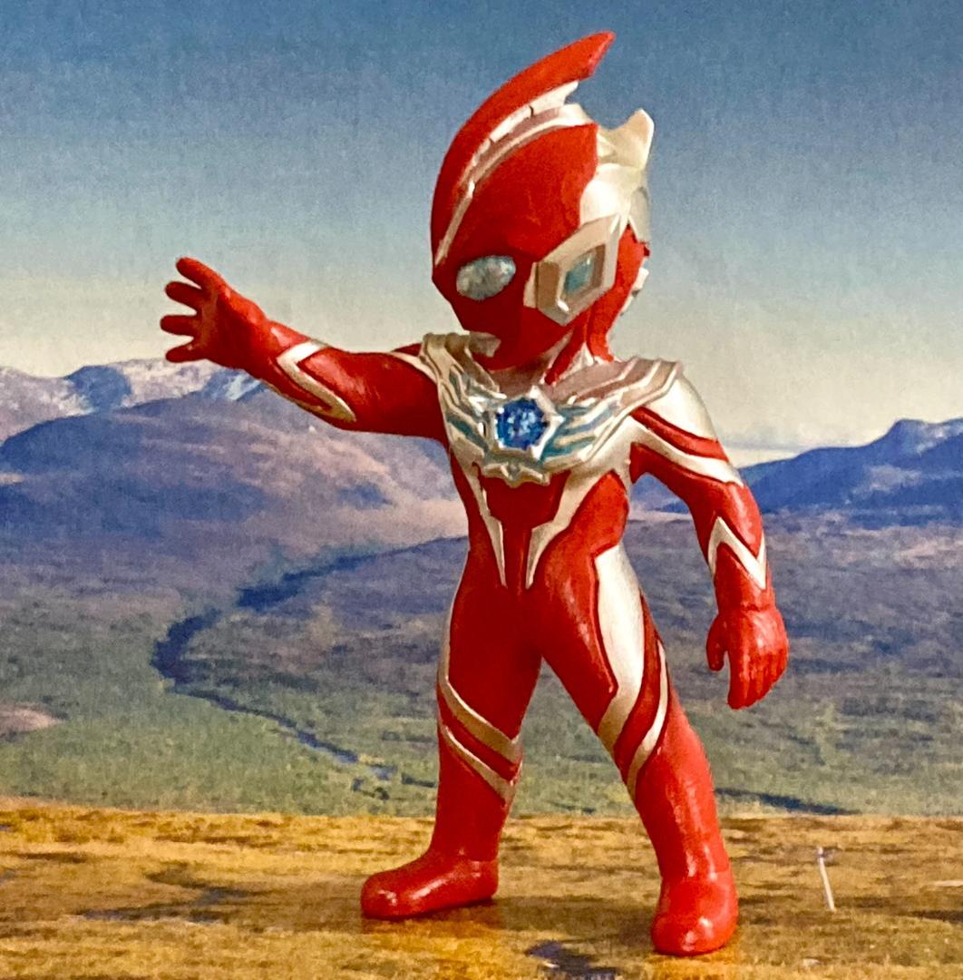ウルトラマンオメガ　塗装消しゴム