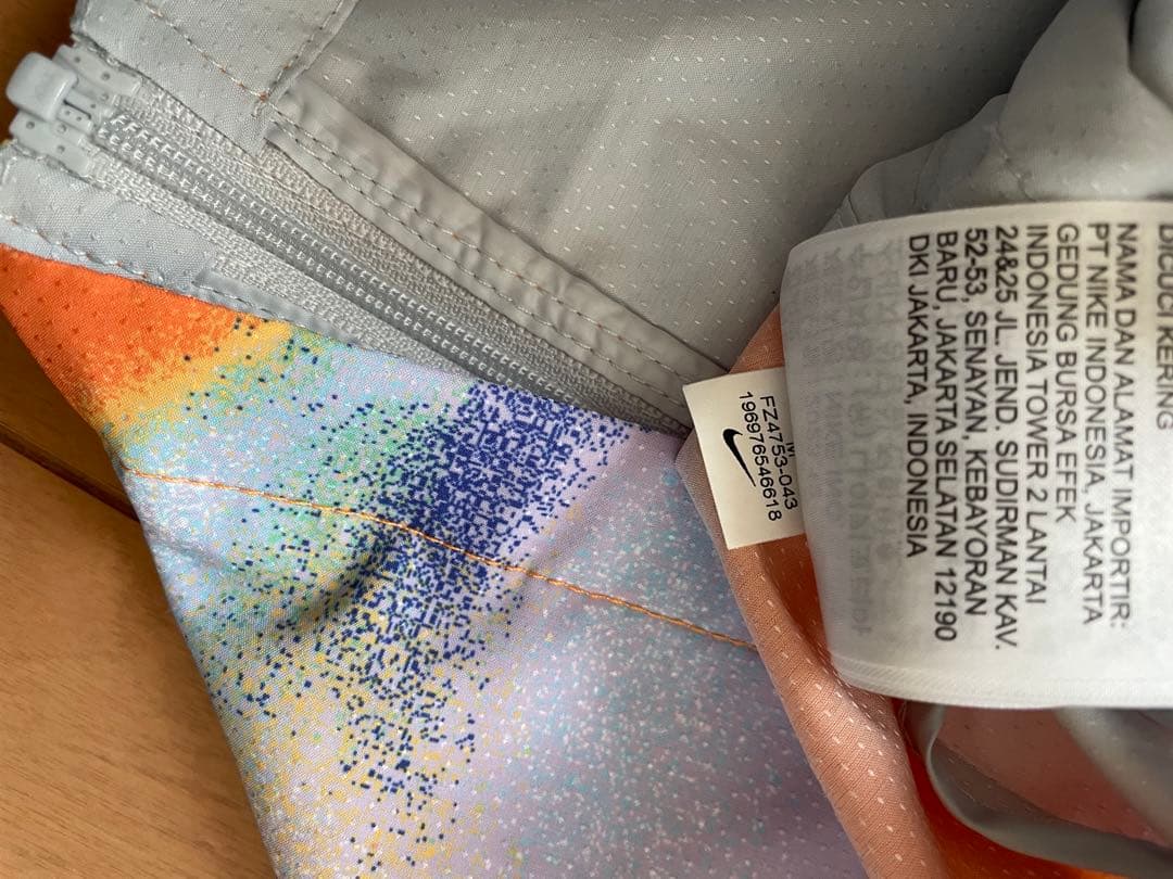 Nike ウィンドランナー　M