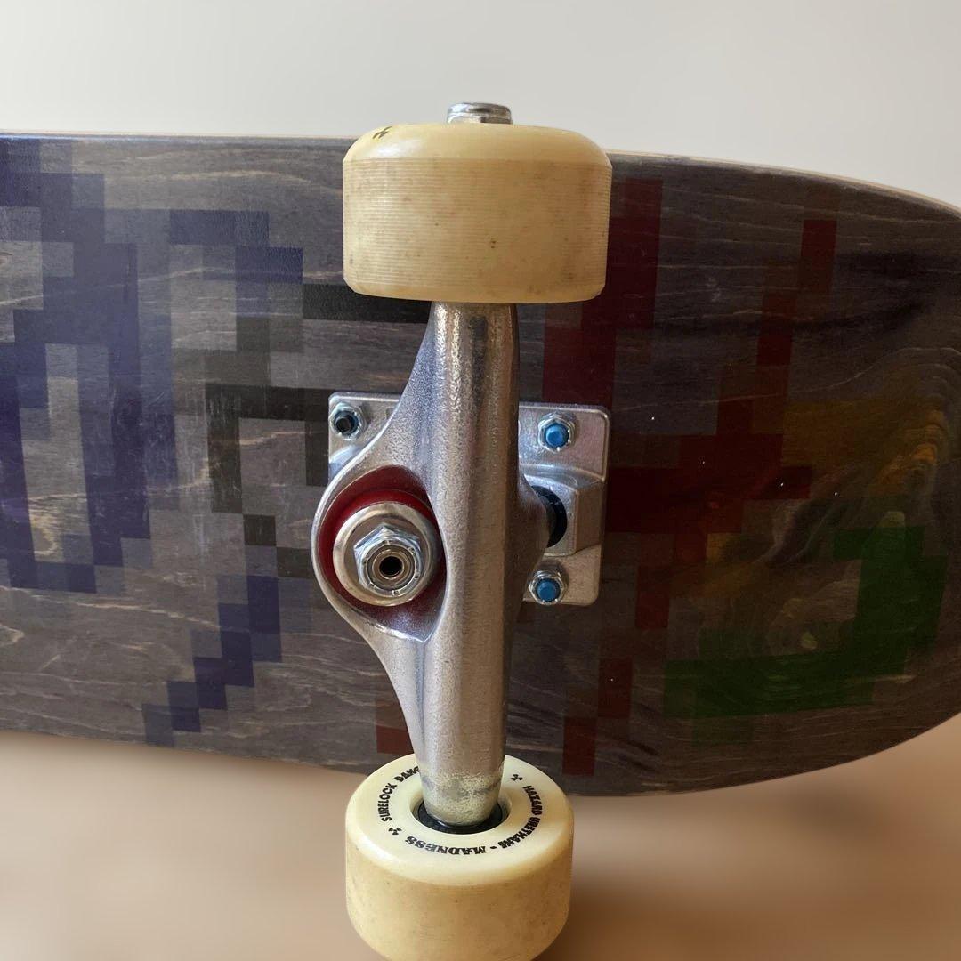 カラフルグラフィティデザイン スケートボード