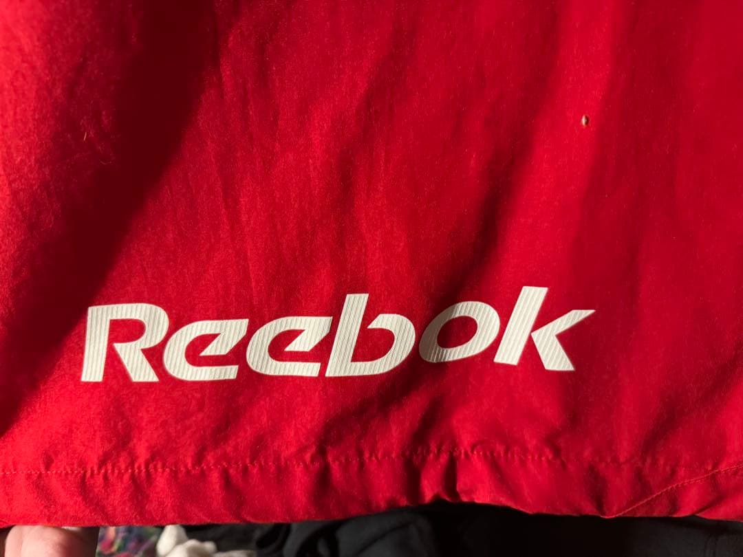 r*d様 リバプール Reebok ウィンドブレーカー Mサイズ