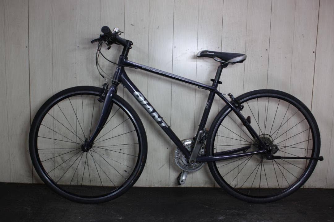 GIANT ESCAPE R3 700C アルミ 24速 470mm GREY