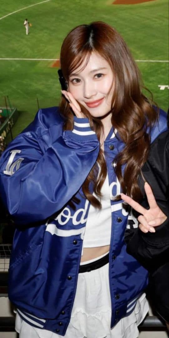 【完売品】ワンオクTAKA、TWICE SANA着用 ドジャース スタジャン
