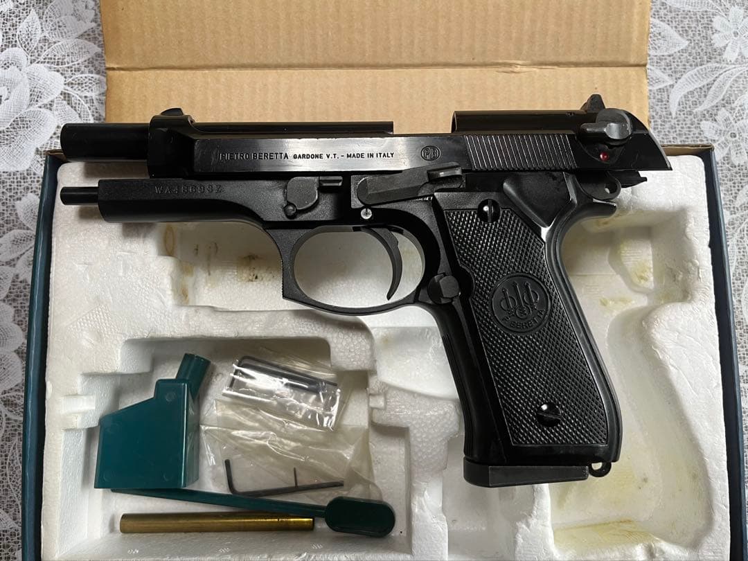 WESTERN ARMS M92FS ブローバックガスガン➕本革ホルスター
