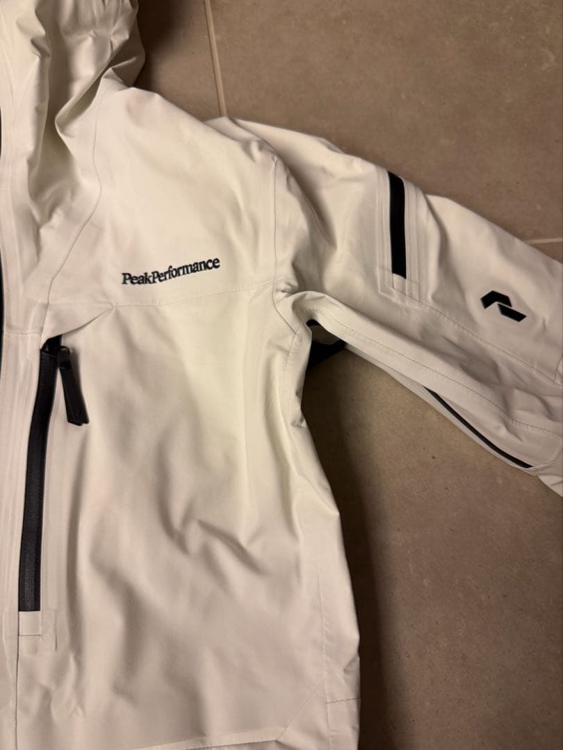 Peak performance ホワイト　ブラック　スキー　スノーボード