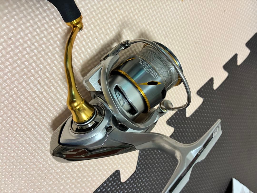 美品 ダイワ 21 フリームス LT 4000 CXH スピニング シーバス