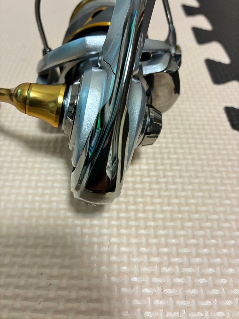 美品 ダイワ 21 フリームス LT 4000 CXH スピニング シーバス