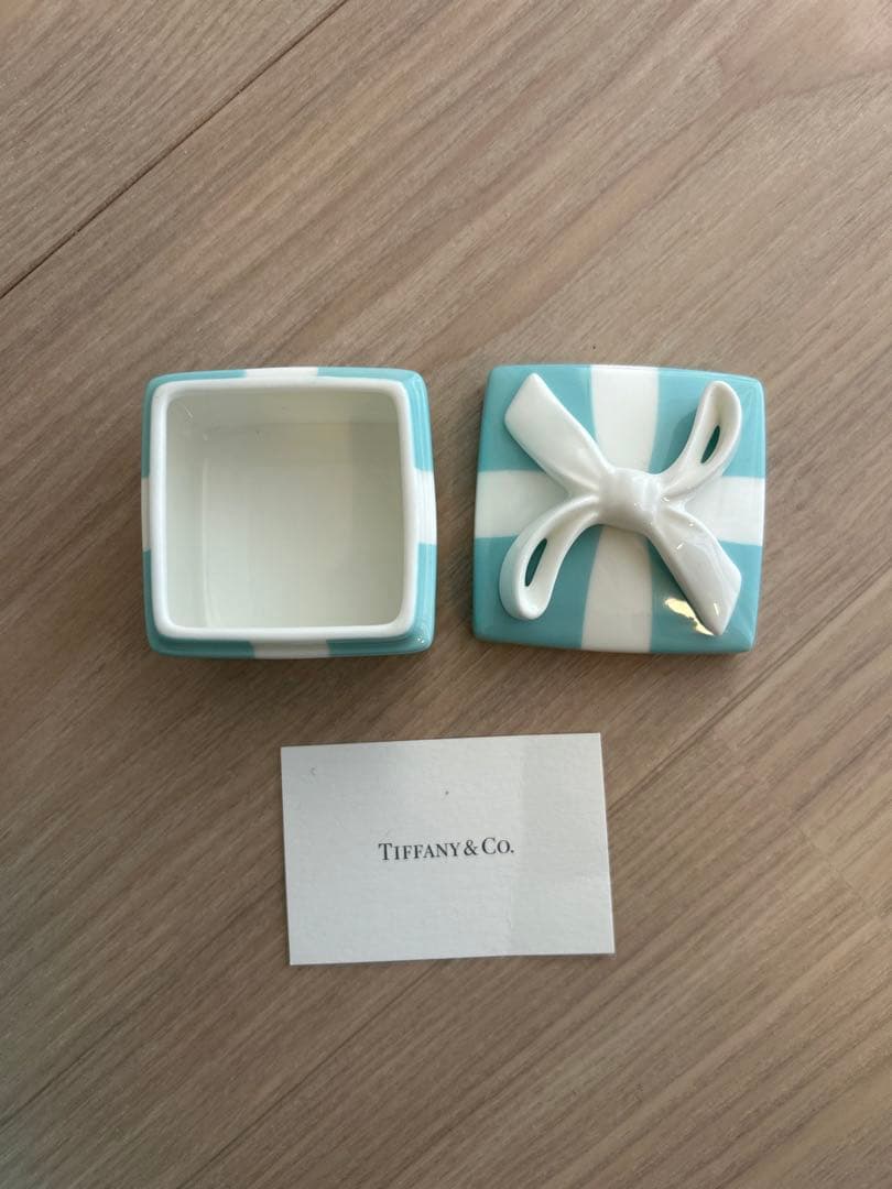 【新品未使用】★ティファニーTiffany & Co. ギフトボックス型小物入れ