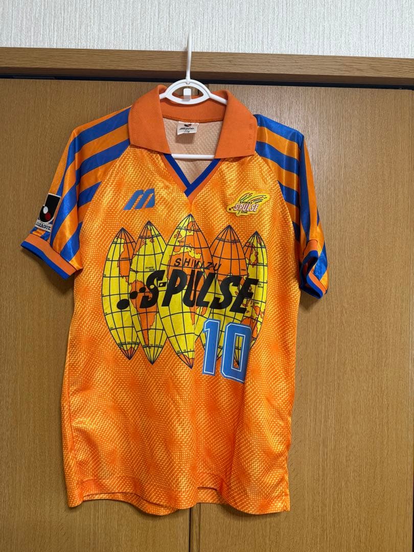 清水エスパルスのユニホーム 背番号10 。