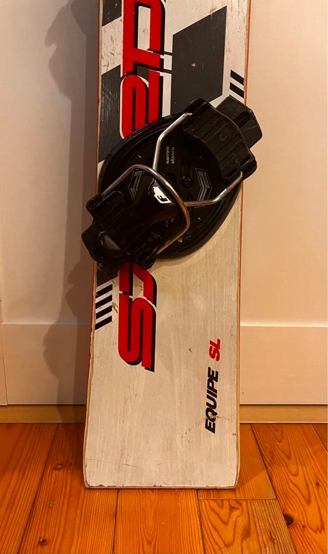 １７－１８F2(エフツースノーボード)　EQUIPE SL 131cm 板のみ