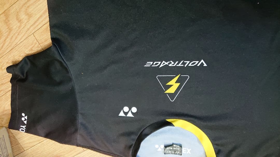 YONEX VOLTRAGE Tシャツ L 黒/黄色