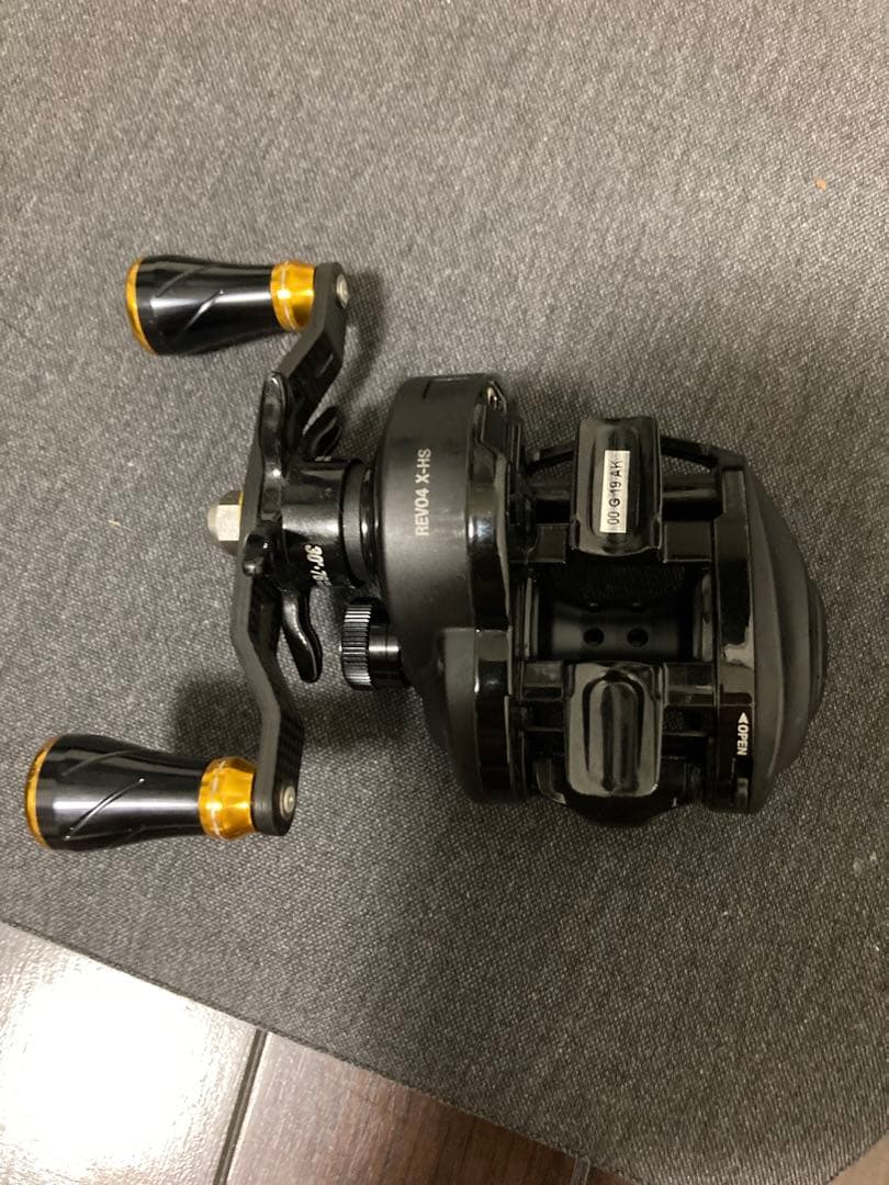 REVO X ベイトリール　社外ハンドル