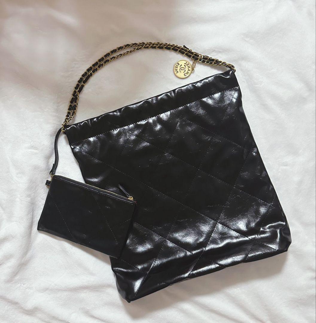 CHANEL ノベルティレザーショルダーバッグブラック