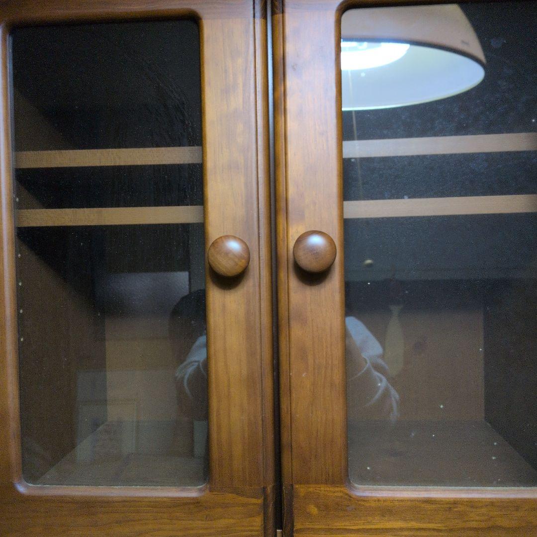 ブラウン木製キッチン収納