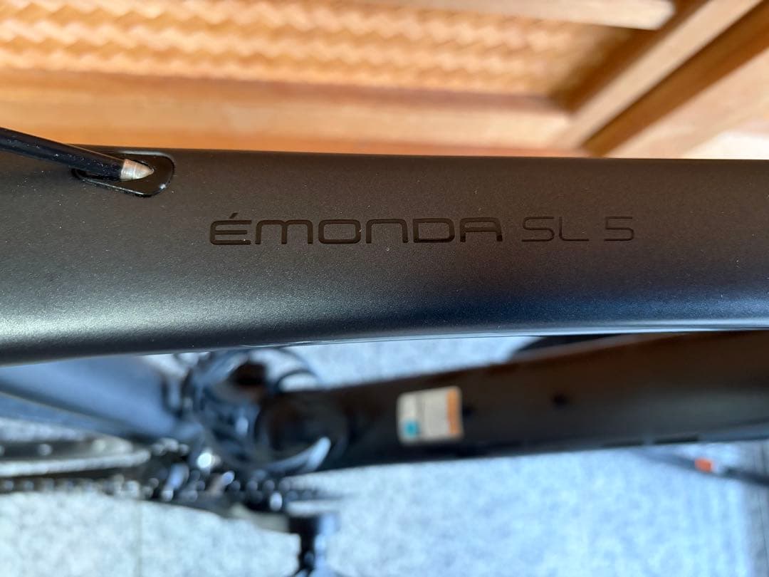 室内保管 TREK Emonda SL5 モデル カーボンロードバイク