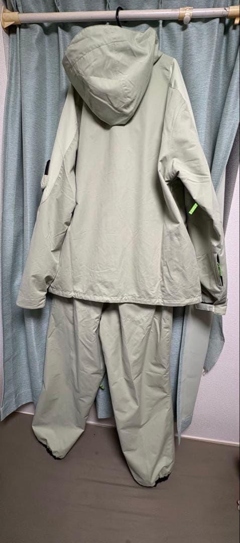 686×HUF コラボ スノーボードウェア上下 未使用