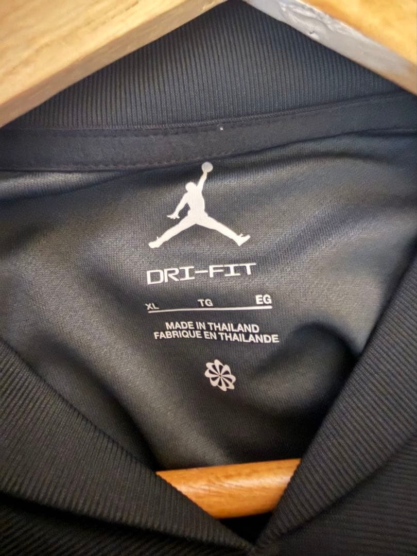 Jordan Paris Saint-Germain ブラックシャツ　xLサイズ