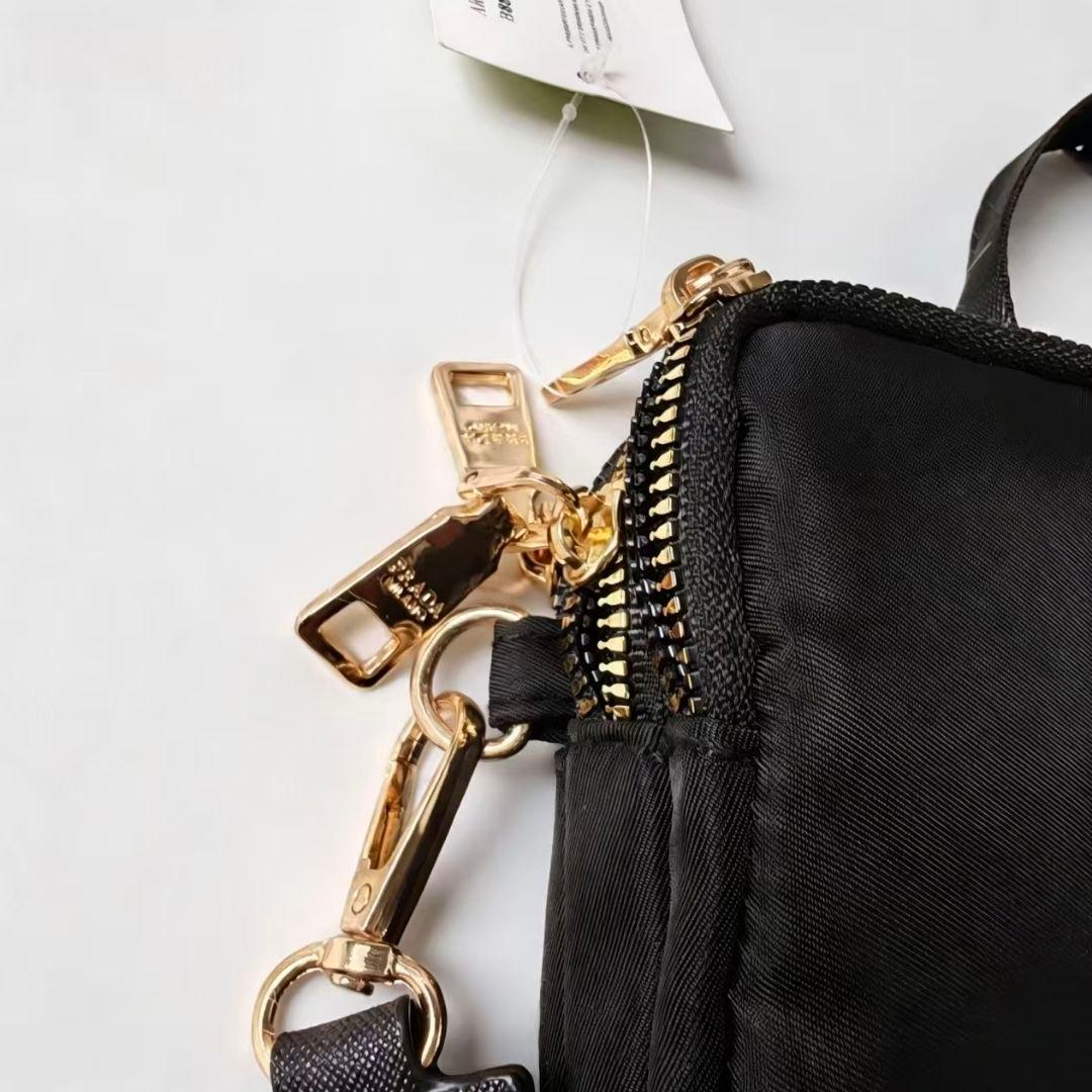 PRADA ノベルティ ナイロン ショルダーバッグ ブラック p1aa