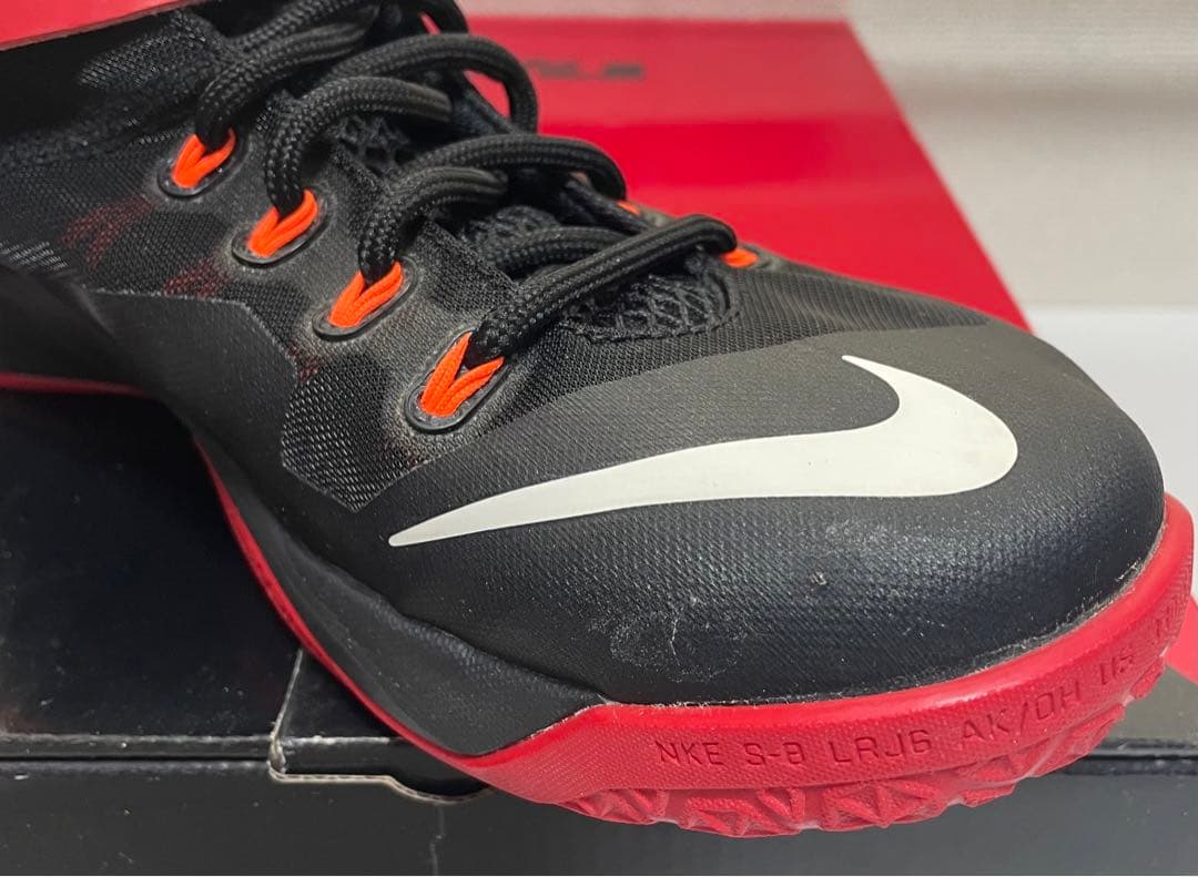 Nike Zoom Soldier VIII 10 黒/赤