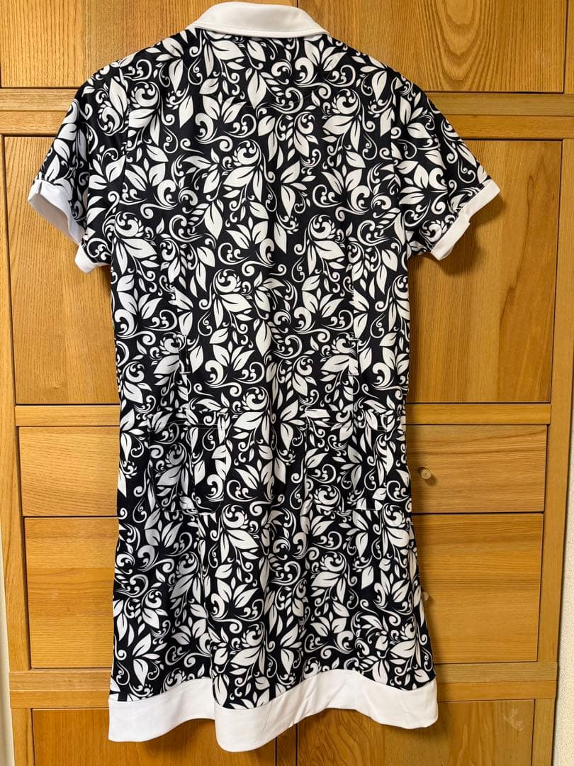 【新品】efficace 黒白花柄 ポロワンピース✳︎L Lサイズ✳︎ゴルフ