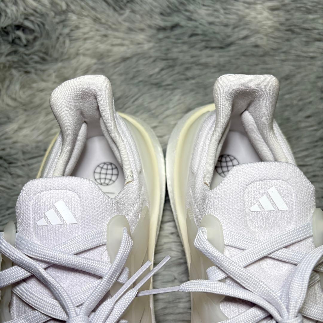 新品✨adidas 25.5cm Ultraboost Light 白　ホワイト