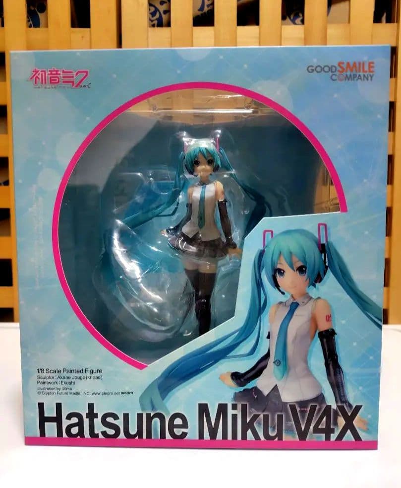 Hatsune Miku V4X 1/8スケールフィギュア