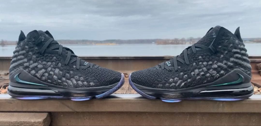 Nike LeBron 17 Global Currency スニーカー　黒
