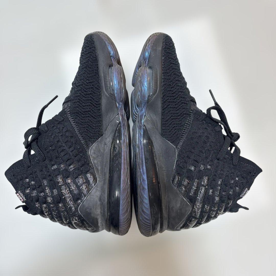 Nike LeBron 17 Global Currency スニーカー　黒