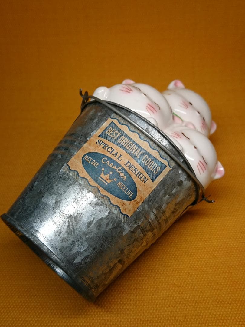 ネコ　猫　白猫　陶器　オブジェ　置物　インテリア　工芸品　美術品　A1200