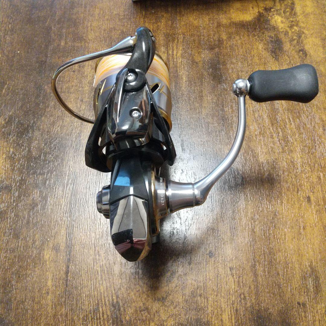 20LUVIAS LT 2500-XH スピニングリール