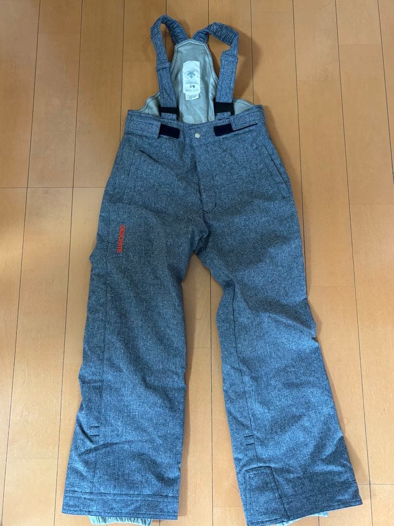 DESCENTEスキーウェア130cm、GIROヘルメットMサイズセット