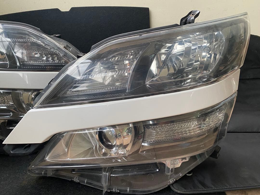 トヨタ ヴェルファイア 20系 前期 純正ヘッドライト 左右セット HID