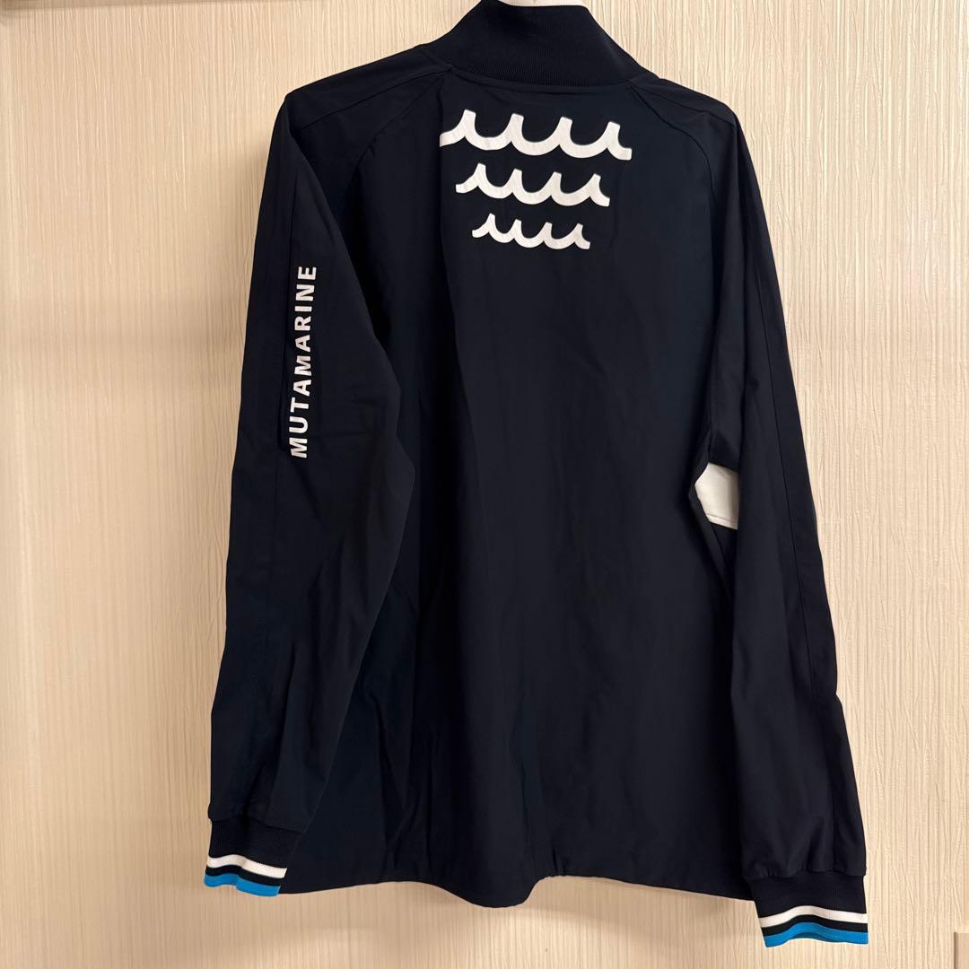 mutamarine ネイビー 長袖ハイネックウィンドブレーカー