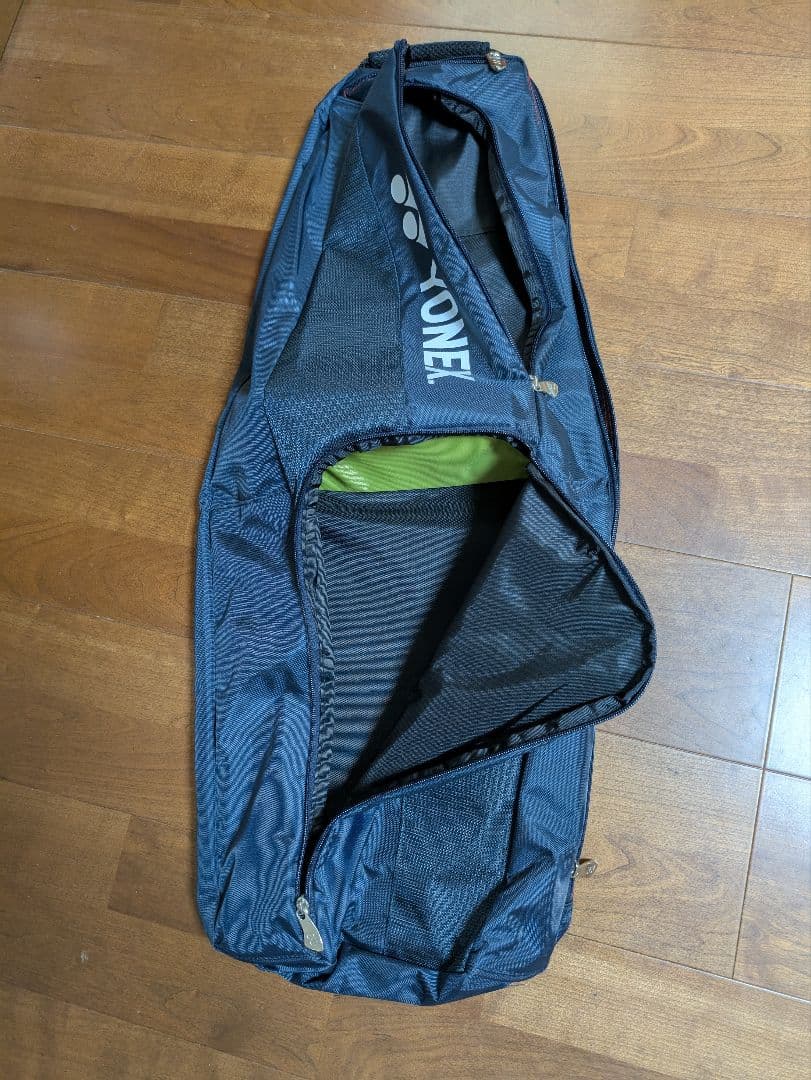 バドミントンラケットYONEX シューズ　ラケット収納、斜め掛けバック　紺色