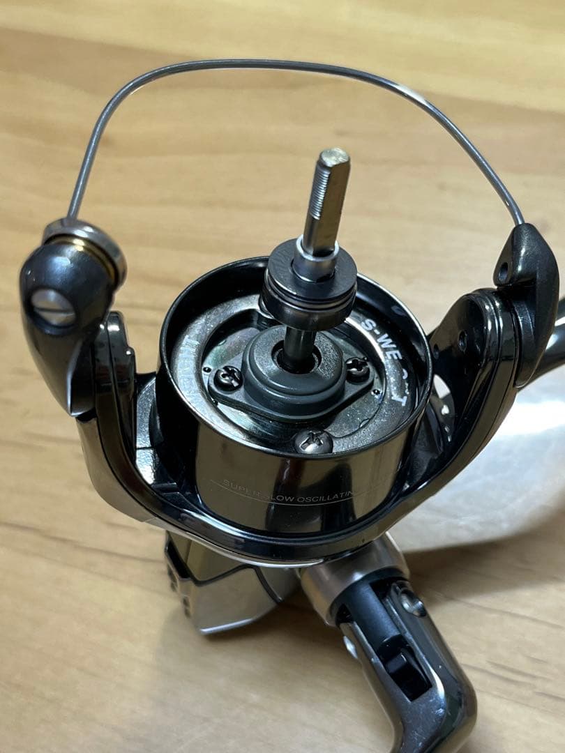 シマノ 01ステラ FW 2000S わたらせ樹脂工房花梨ノブ付き